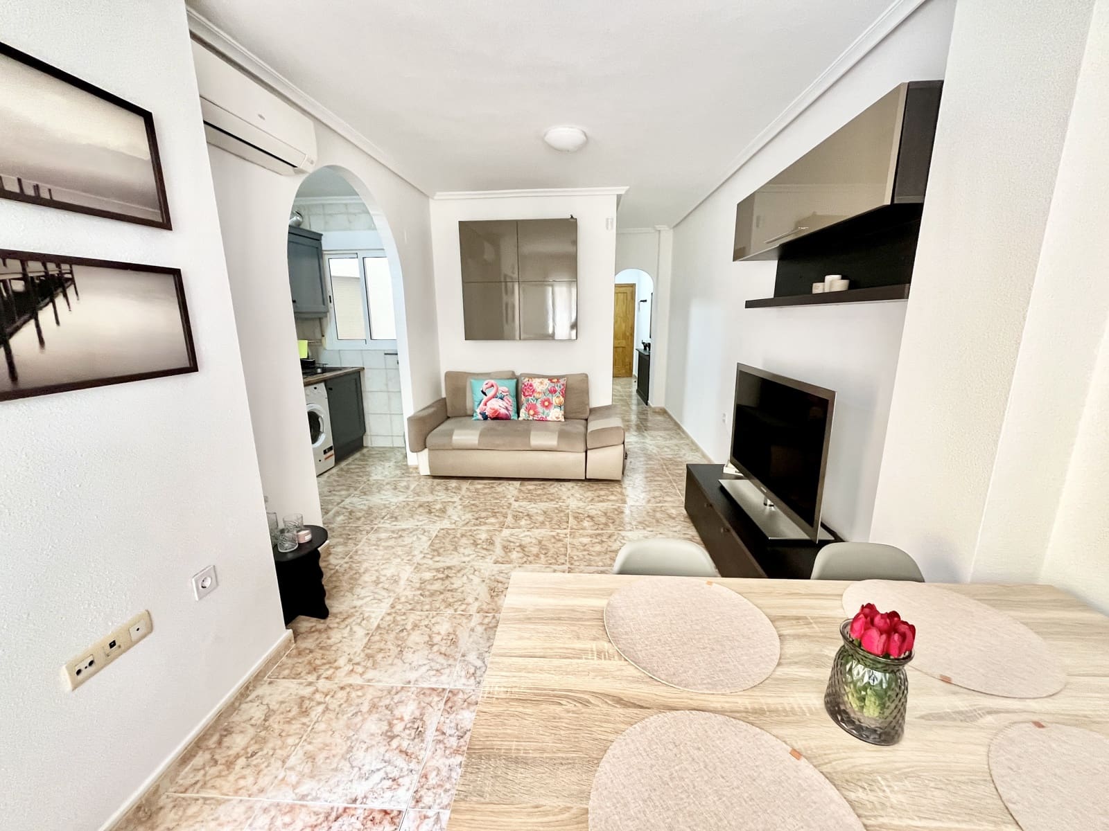 1 soverom Leilighet til salgs i Torrevieja med svømmebasseng - € 105 000 (Ref: 9750965)