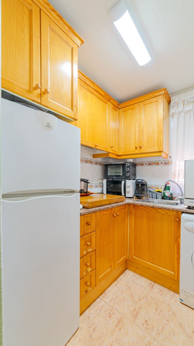 2 soverom Leilighet til salgs i Torrevieja med svømmebasseng - € 125 000 (Ref: 9758104)