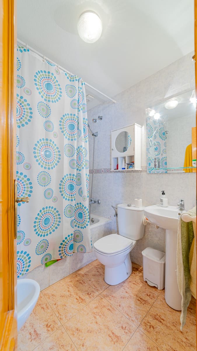 2 soverom Leilighet til salgs i Torrevieja med svømmebasseng - € 125 000 (Ref: 9758104)