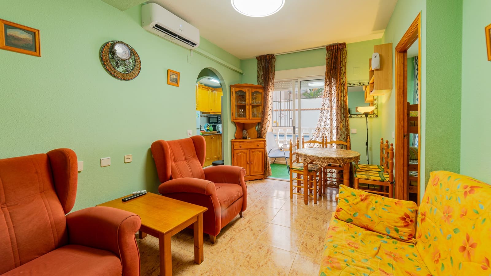 2 soverom Leilighet til salgs i Torrevieja med svømmebasseng - € 125 000 (Ref: 9758104)