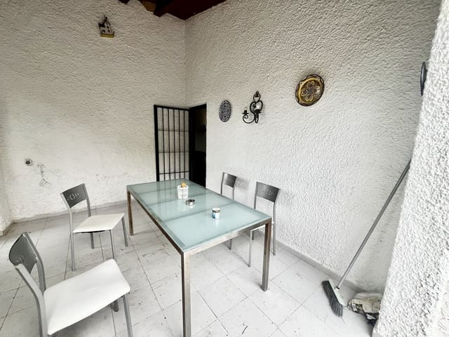 4 chambre Villa/Maison à vendre à Punta Prima, Orihuela avec garage - 560 000 € (Ref: 9758106)