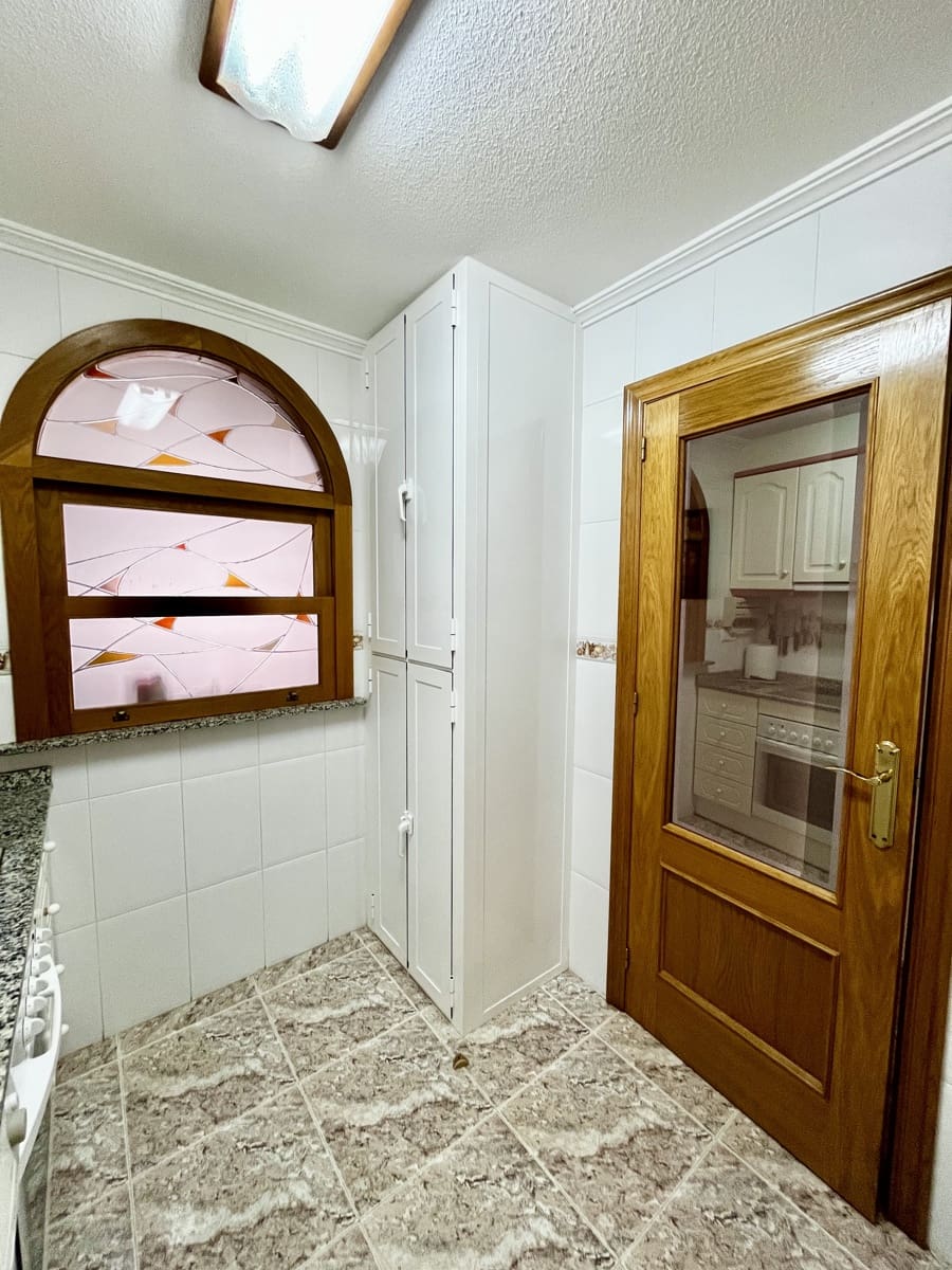 2 soverom Leilighet til salgs i Torrevieja med garasje - € 199 990 (Ref: 9802752)