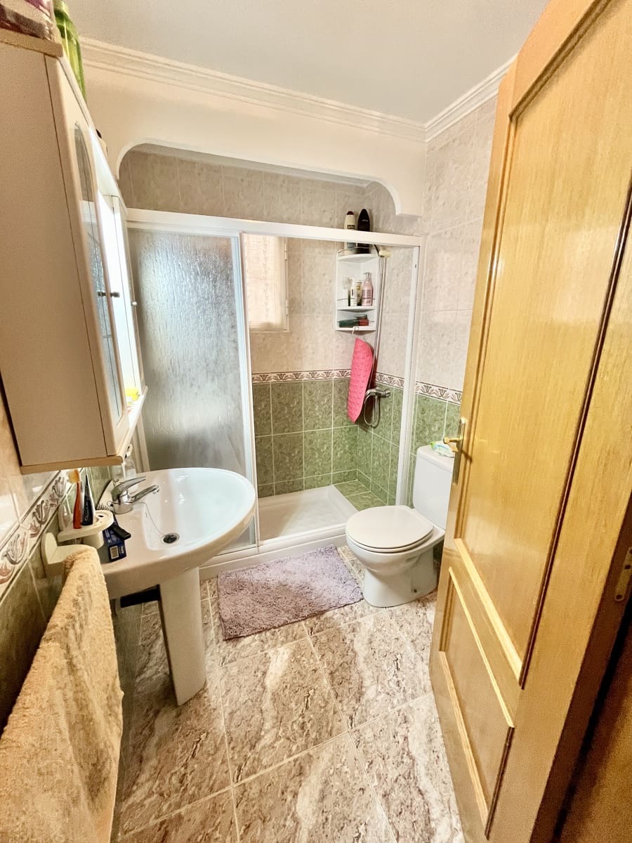 2 soverom Leilighet til salgs i Torrevieja med garasje - € 199 990 (Ref: 9802752)