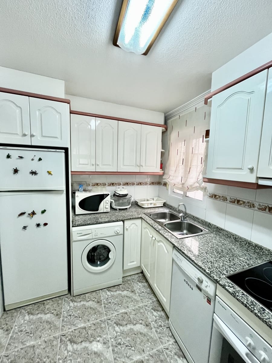 2 soverom Leilighet til salgs i Torrevieja med garasje - € 199 990 (Ref: 9802752)