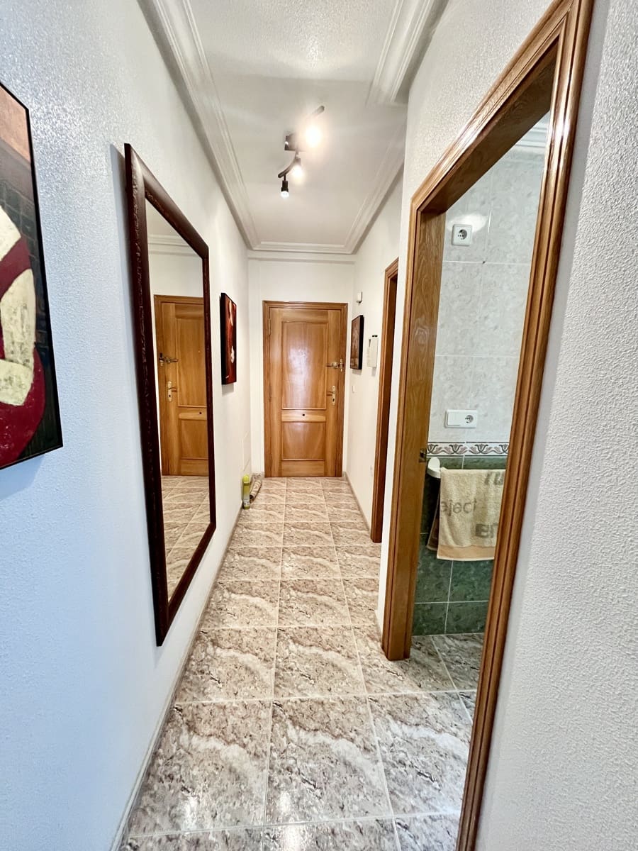 2 soverom Leilighet til salgs i Torrevieja med garasje - € 199 990 (Ref: 9802752)