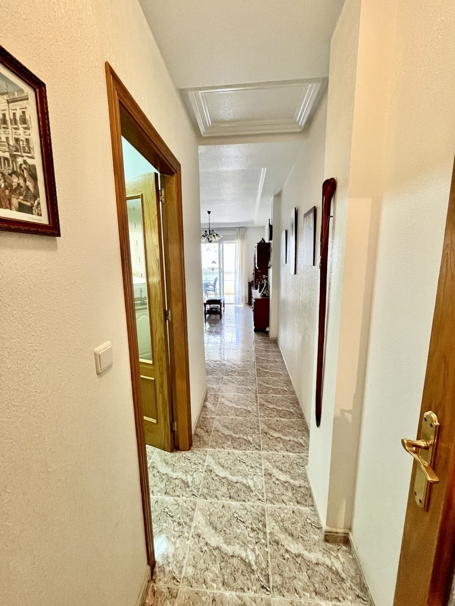 2 soverom Leilighet til salgs i Torrevieja med garasje - € 199 990 (Ref: 9802752)