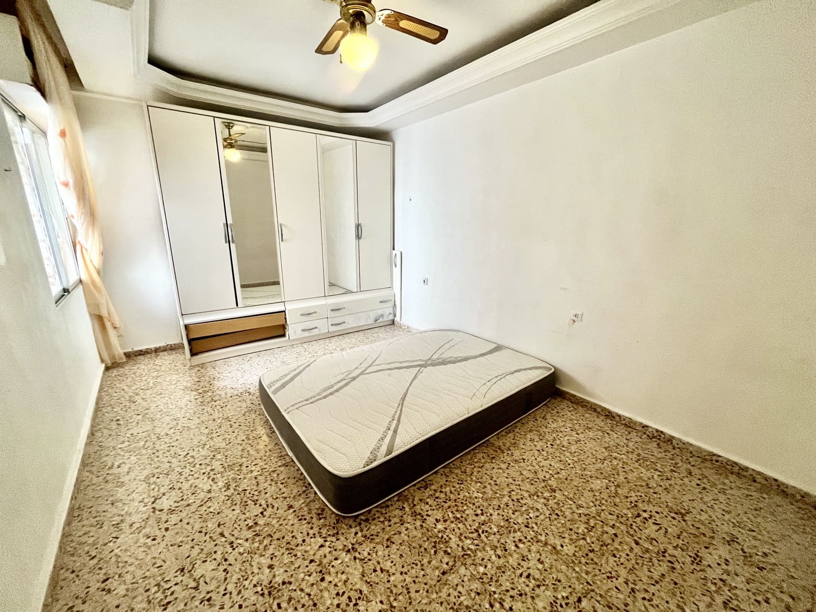 3 Zimmer Wohnung zu verkaufen in Torrevieja - 150.000 € (Ref: 9807378)