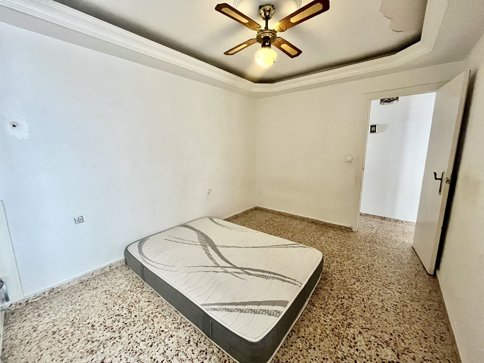 3 Zimmer Wohnung zu verkaufen in Torrevieja - 150.000 € (Ref: 9807378)