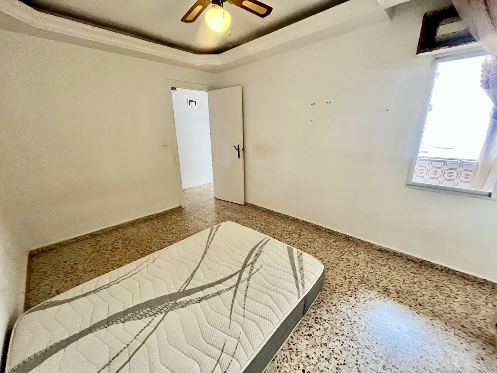 3 Zimmer Wohnung zu verkaufen in Torrevieja - 150.000 € (Ref: 9807378)