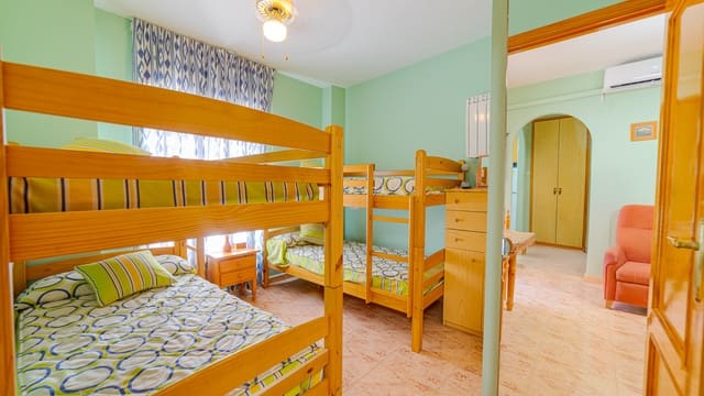 2 chambre Appartement à vendre à Avenida Habaneras - Curva de Palangre, Torrevieja avec piscine - 125 000 € (Ref: 9816564)