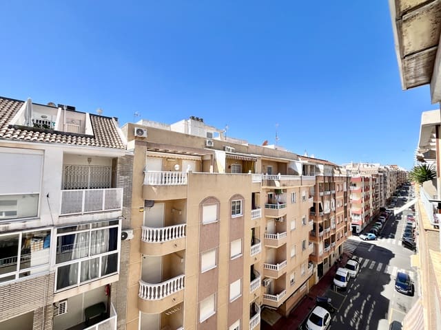 2 slaapkamer Penthouse te koop in Avenida Habaneras - Curva de Palangre, Torrevieja met zwembad - € 139.000 (Ref: 9832926)