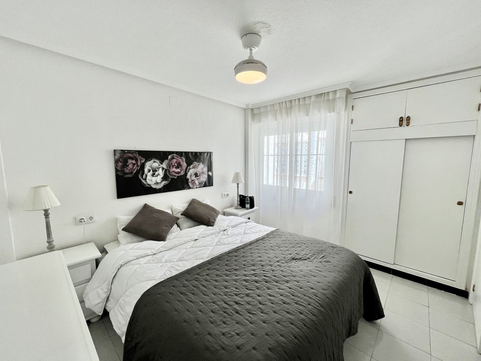 2 slaapkamer Penthouse te koop in Torrevieja met zwembad - € 139.000 (Ref: 9832926)