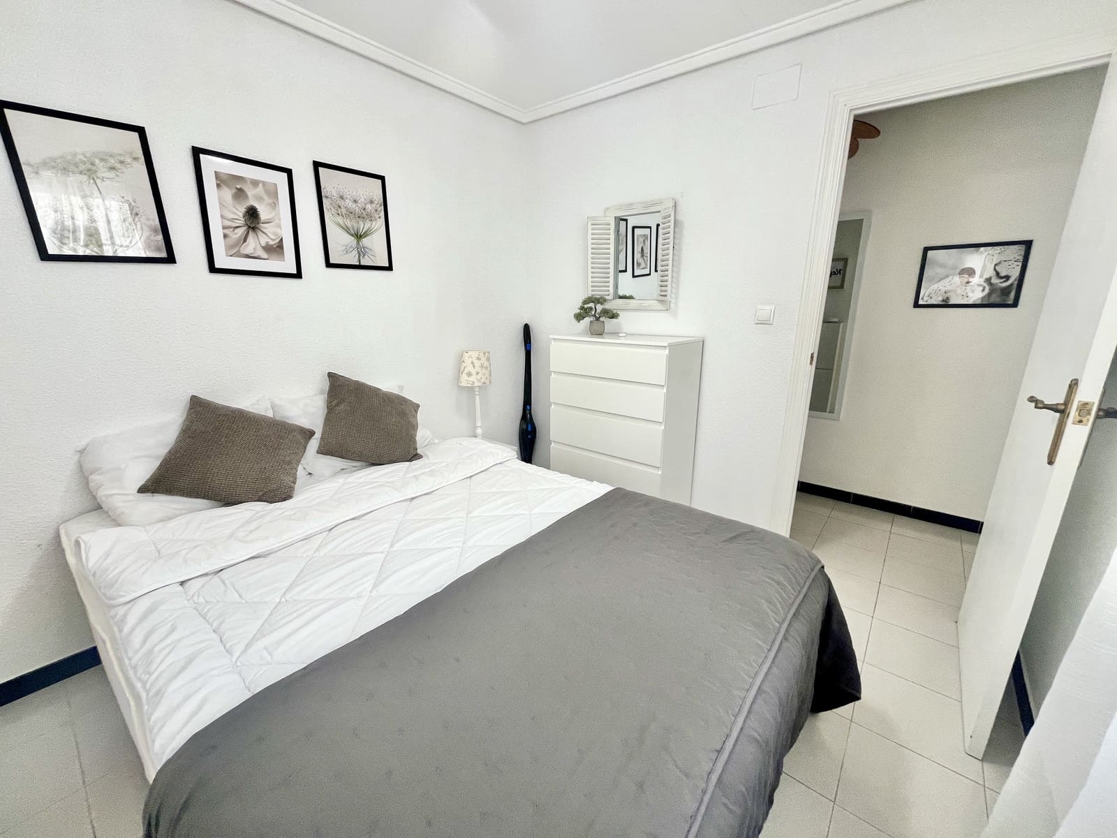 2 slaapkamer Penthouse te koop in Torrevieja met zwembad - € 139.000 (Ref: 9832926)