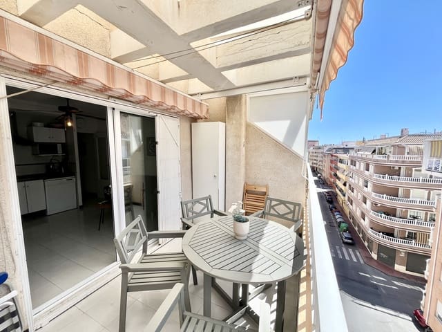 2 slaapkamer Penthouse te koop in Avenida Habaneras - Curva de Palangre, Torrevieja met zwembad - € 139.000 (Ref: 9832926)