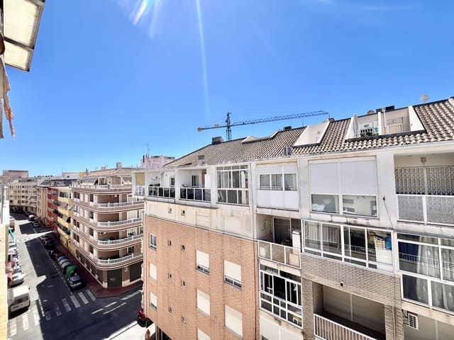 2 slaapkamer Penthouse te koop in Avenida Habaneras - Curva de Palangre, Torrevieja met zwembad - € 139.000 (Ref: 9832926)