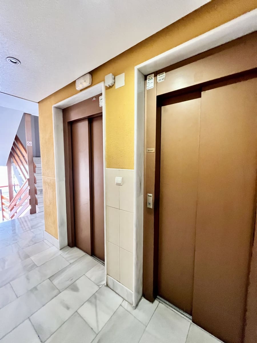 2 slaapkamer Flat te koop in Torrevieja met zwembad garage - € 139.900 (Ref: 9932069)