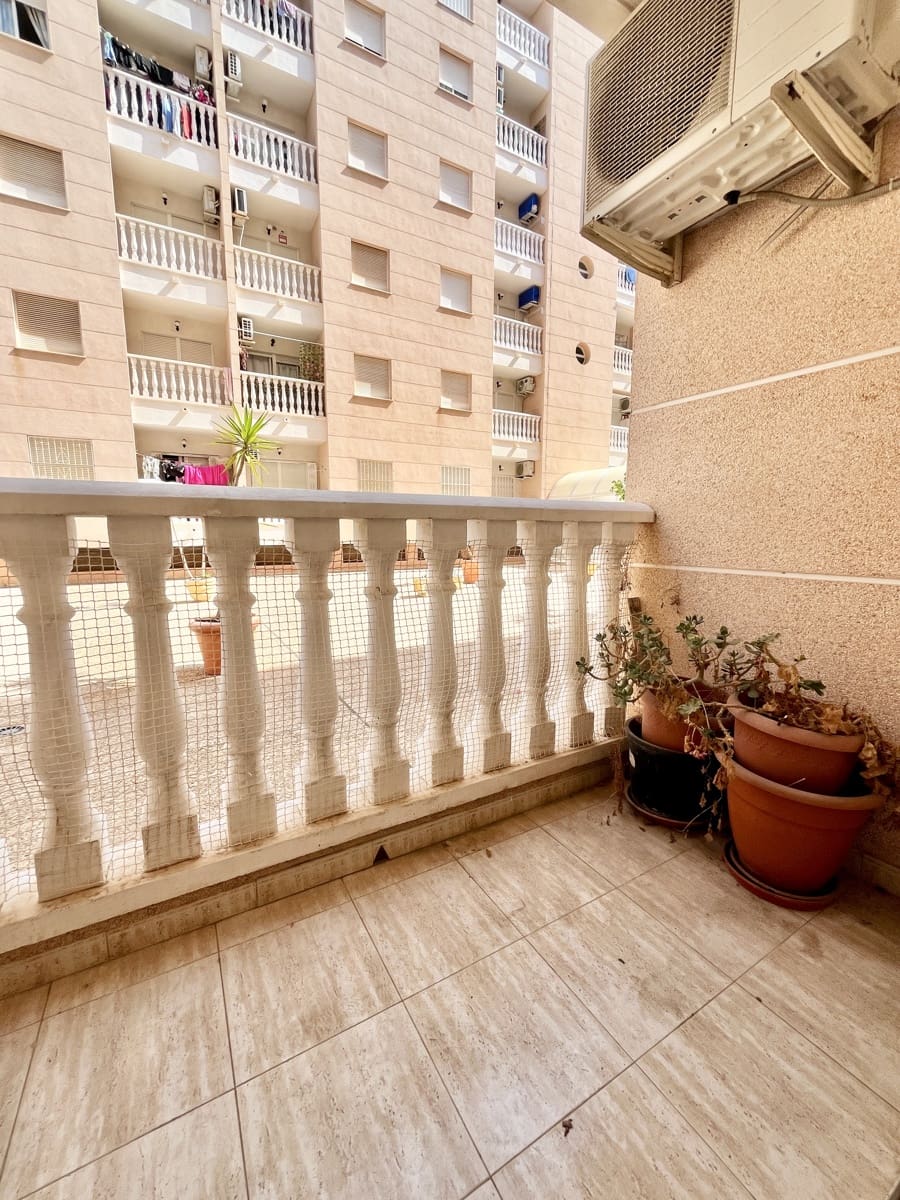 2 slaapkamer Flat te koop in Torrevieja met zwembad garage - € 139.900 (Ref: 9932069)