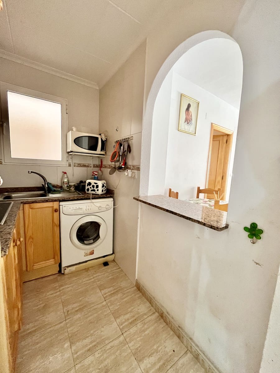 2 slaapkamer Flat te koop in Torrevieja met zwembad garage - € 139.900 (Ref: 9932069)