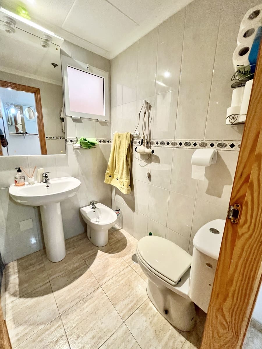 2 slaapkamer Flat te koop in Torrevieja met zwembad garage - € 139.900 (Ref: 9932069)
