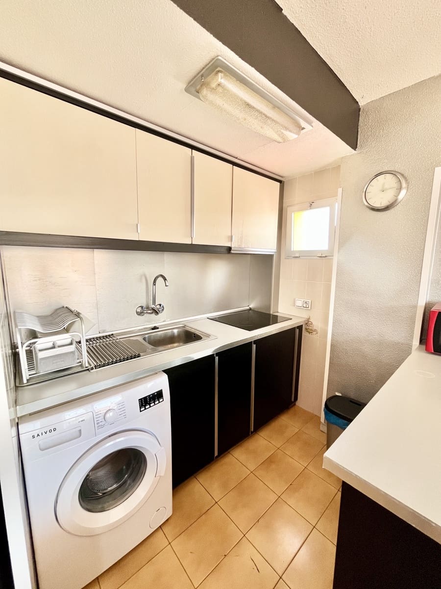 Ático de 2 habitaciones en Torrevieja en venta - 157.000 € (Ref: 9932245)