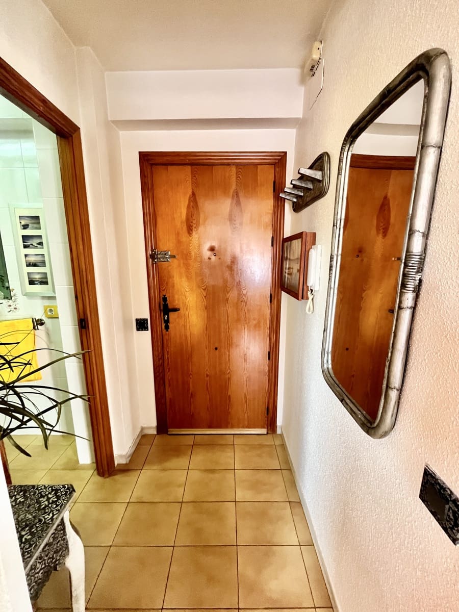 Ático de 2 habitaciones en Torrevieja en venta - 157.000 € (Ref: 9932245)