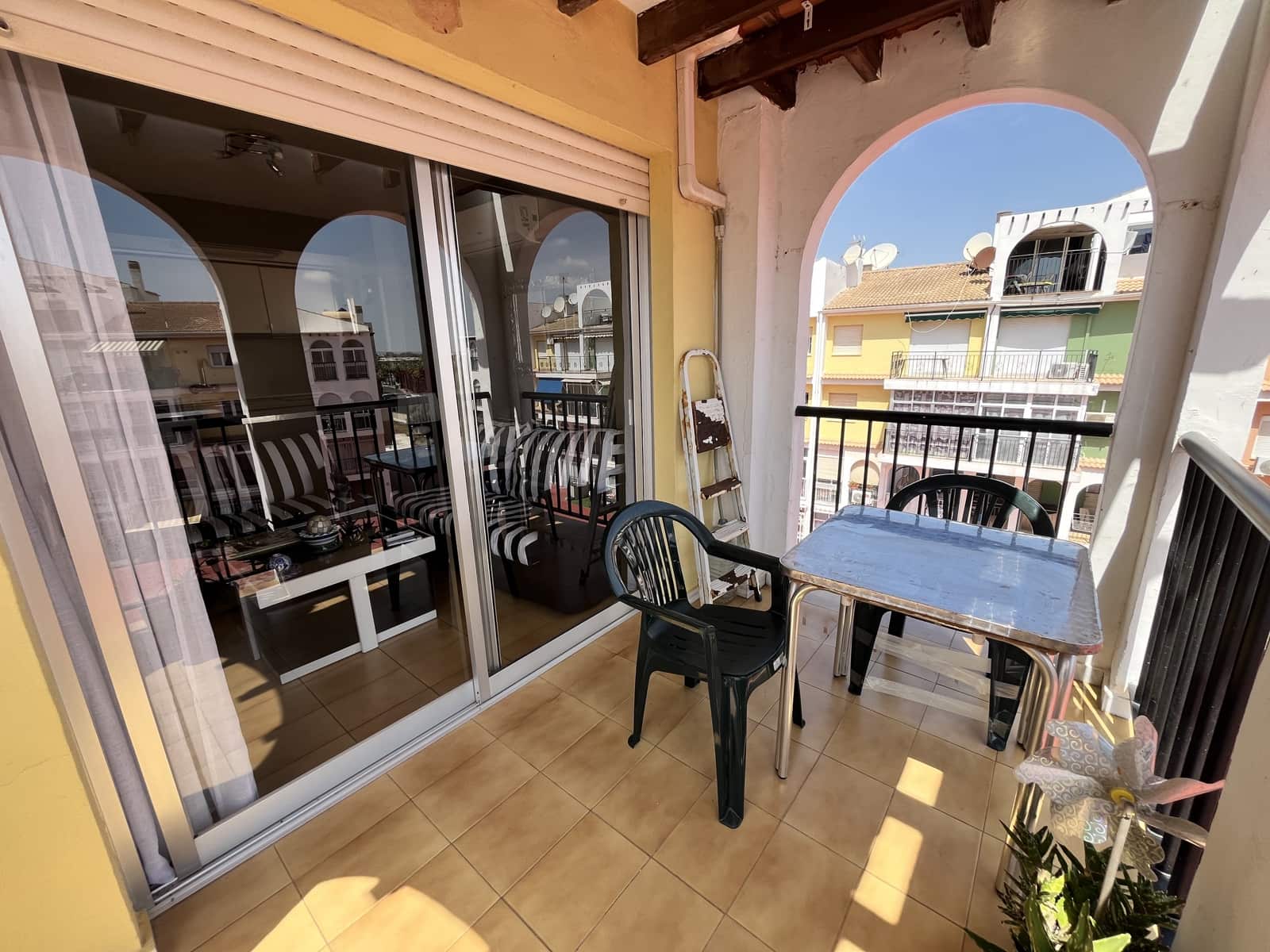 Ático de 2 habitaciones en Torrevieja en venta - 157.000 € (Ref: 9932245)