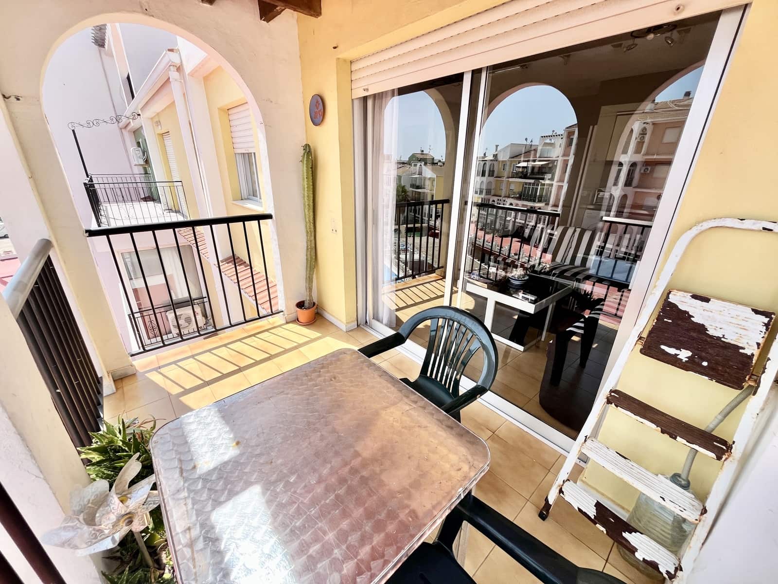 Ático de 2 habitaciones en Torrevieja en venta - 157.000 € (Ref: 9932245)