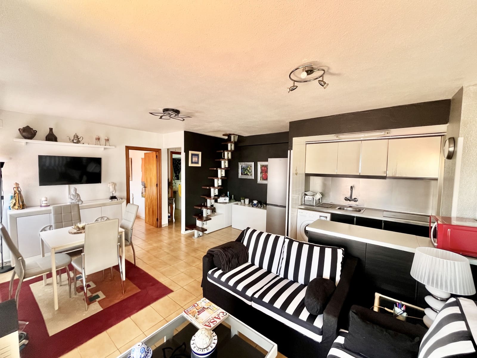 Ático de 2 habitaciones en Torrevieja en venta - 157.000 € (Ref: 9932245)