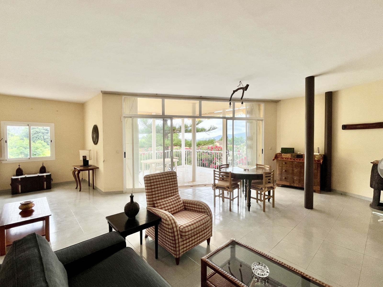 5 Zimmer Villa zu verkaufen in Rafol de Almunia mit Pool Garage - 599.000 € (Ref: 9934849)