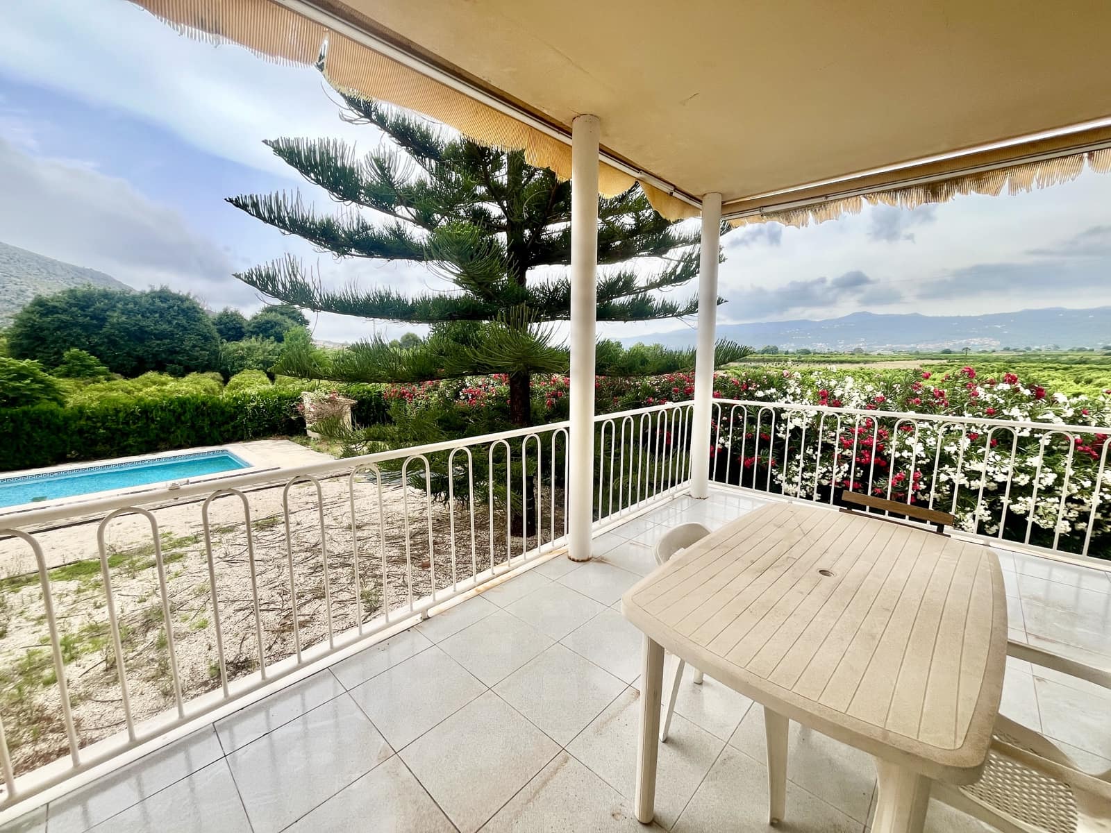 5 Zimmer Villa zu verkaufen in Rafol de Almunia mit Pool Garage - 599.000 € (Ref: 9934849)