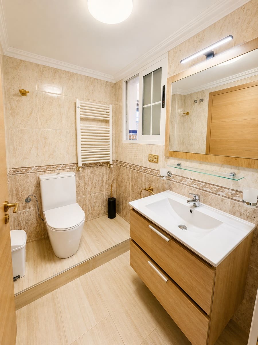 4 slaapkamer Villa te koop in Torrevieja met zwembad garage - € 599.000 (Ref: 9997767)