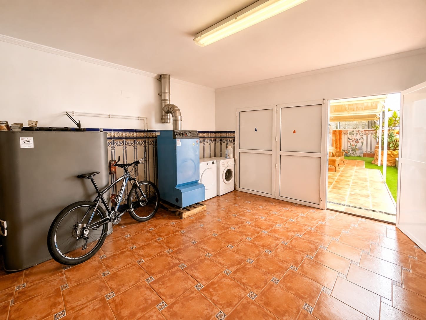4 slaapkamer Villa te koop in Torrevieja met zwembad garage - € 599.000 (Ref: 9997767)