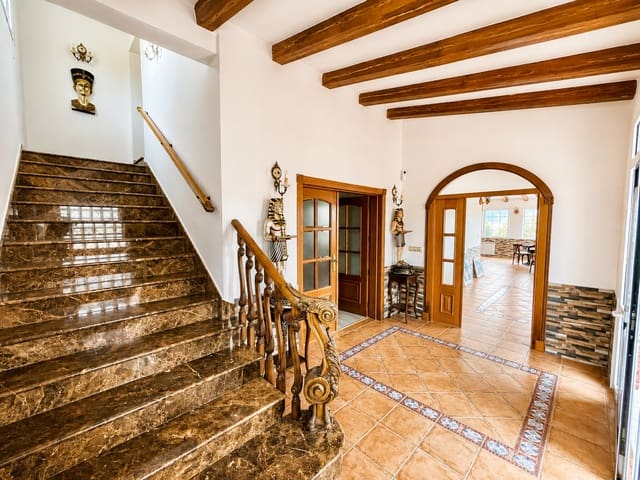 4 slaapkamer Villa te koop in El Chaparral, Torrevieja met zwembad garage - € 599.000 (Ref: 9997767)
