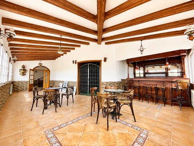 4 slaapkamer Villa te koop in El Chaparral, Torrevieja met zwembad garage - € 599.000 (Ref: 9997767)