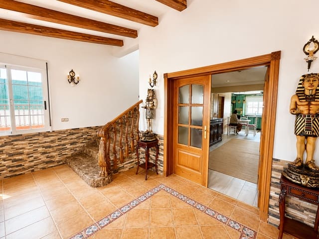 4 slaapkamer Villa te koop in El Chaparral, Torrevieja met zwembad garage - € 599.000 (Ref: 9997767)