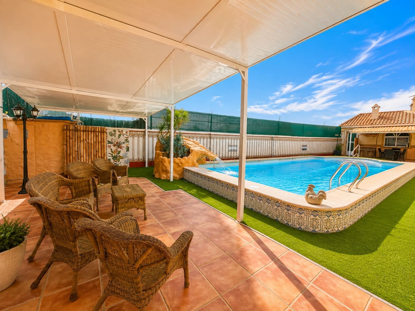 4 slaapkamer Villa te koop in Torrevieja met zwembad garage - € 599.000 (Ref: 9997767)