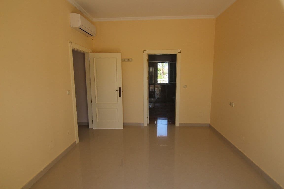 5 soveværelse Villa til salg i Cabo Roig med swimmingpool garage - € 910.000 (Ref: 7937576)