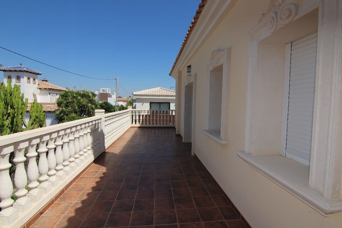 5 soveværelse Villa til salg i Cabo Roig med swimmingpool garage - € 910.000 (Ref: 7937576)