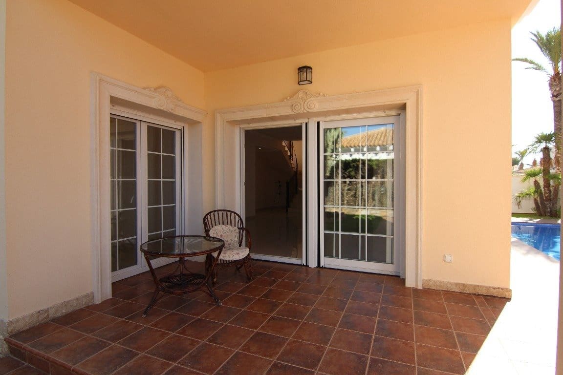 5 soveværelse Villa til salg i Cabo Roig med swimmingpool garage - € 910.000 (Ref: 7937576)