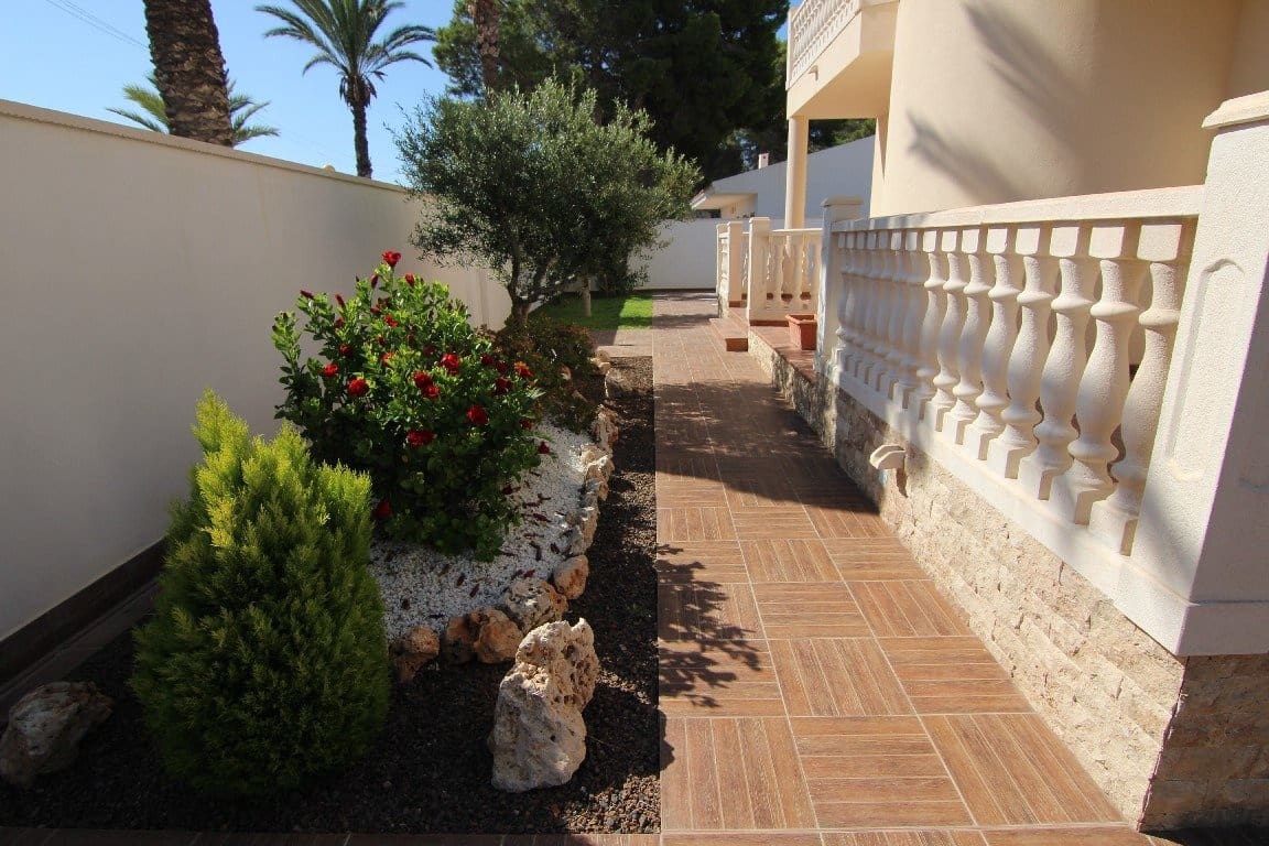 5 soveværelse Villa til salg i Cabo Roig med swimmingpool garage - € 910.000 (Ref: 7937576)