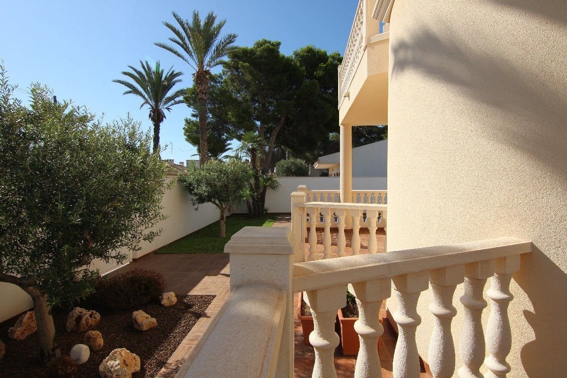 5 soveværelse Villa til salg i Cabo Roig med swimmingpool garage - € 910.000 (Ref: 7937576)