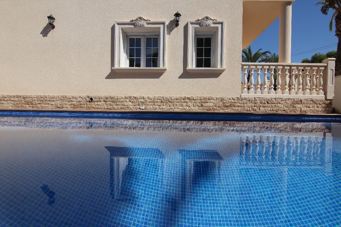 5 soveværelse Villa til salg i Cabo Roig med swimmingpool garage - € 910.000 (Ref: 7937576)