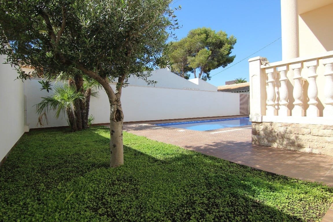 5 soveværelse Villa til salg i Cabo Roig med swimmingpool garage - € 910.000 (Ref: 7937576)
