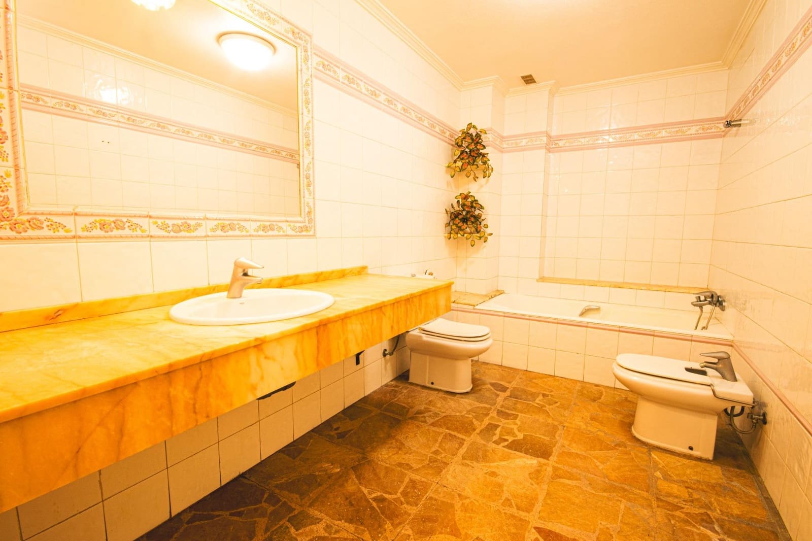 5 bedroom Apartment for sale in Torrevieja - € 299,000 (Ref: 8168814)