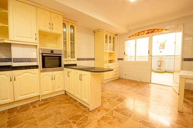 5 bedroom Apartment for sale in Centro - Muelle Pesquero, Torrevieja - € 299,000 (Ref: 8168814)