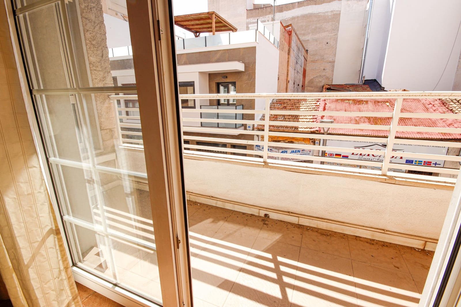 5 bedroom Apartment for sale in Torrevieja - € 299,000 (Ref: 8168814)