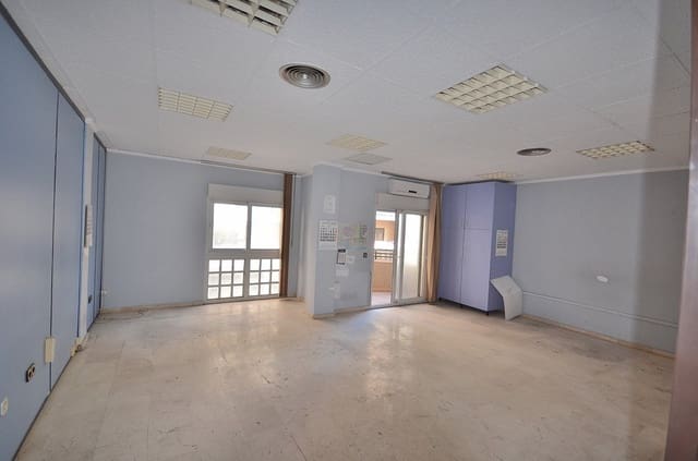 7 makuuhuone Huoneisto myytävänä paikassa Centro - Muelle Pesquero, Torrevieja - 220 000 € (Ref: 8362892)