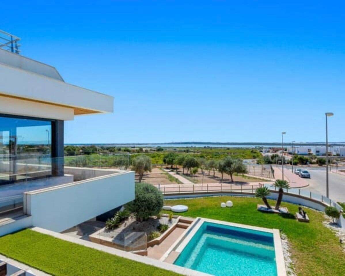 3 sovrum Villa till salu i Ciudad Quesada med pool - 1 595 000 € (Ref: 8367287)