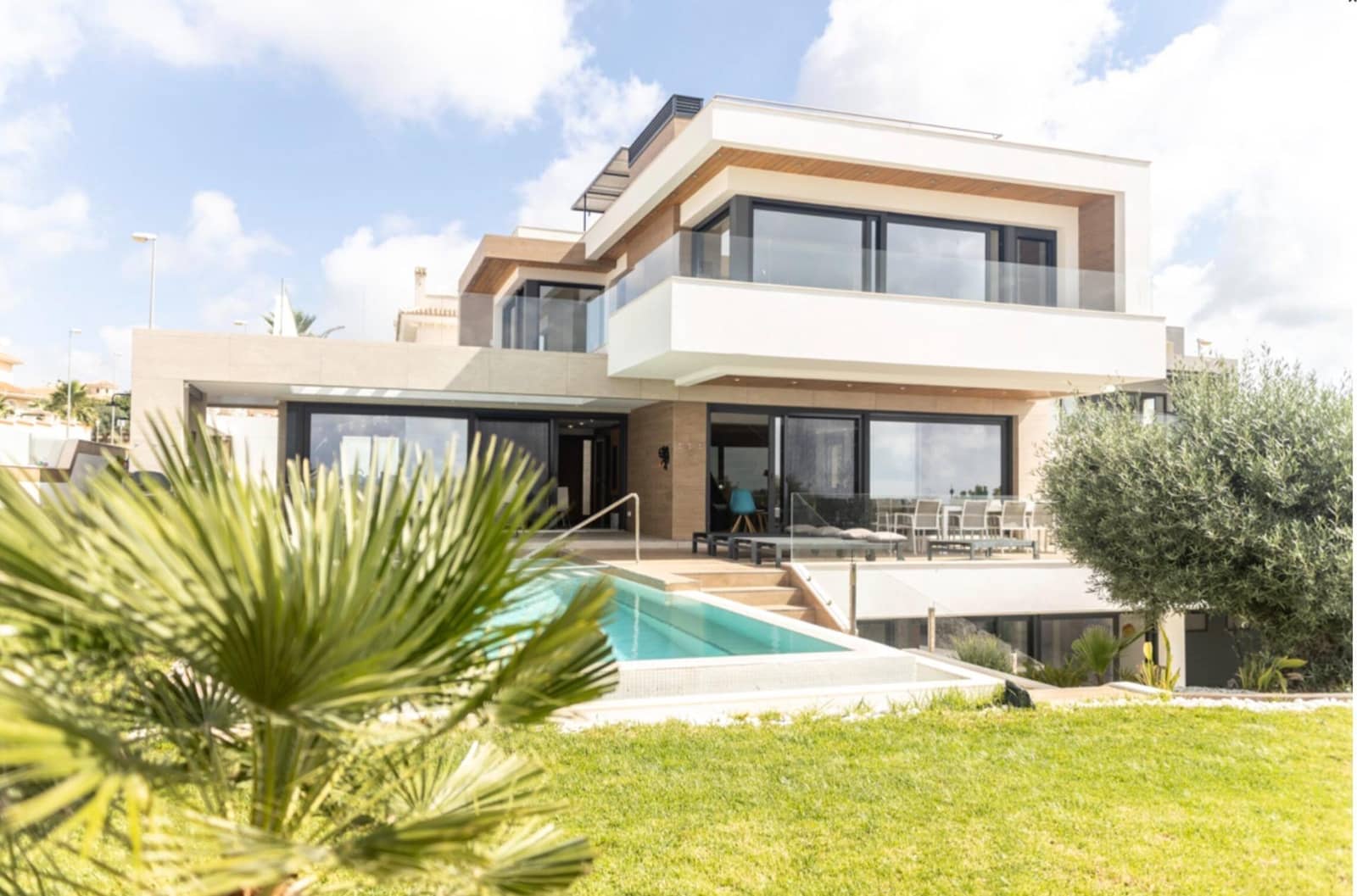 3 sovrum Villa till salu i Ciudad Quesada med pool - 1 595 000 € (Ref: 8367287)