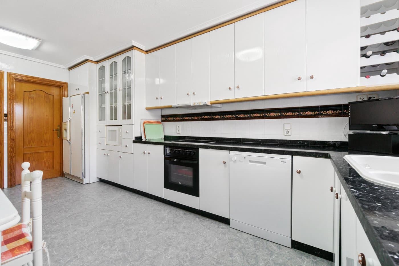 5 soverom Villa til salgs i La Veleta med svømmebasseng garasje - € 1 200 000 (Ref: 8371031)